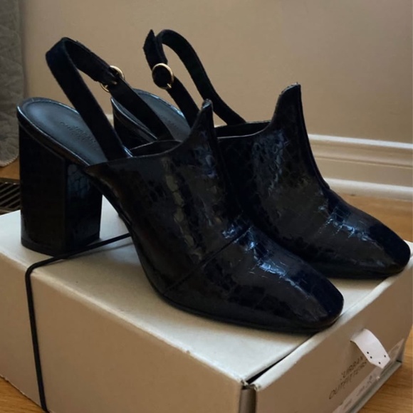 NWOT UO navy patent slingback heels - Picture 1 of 7